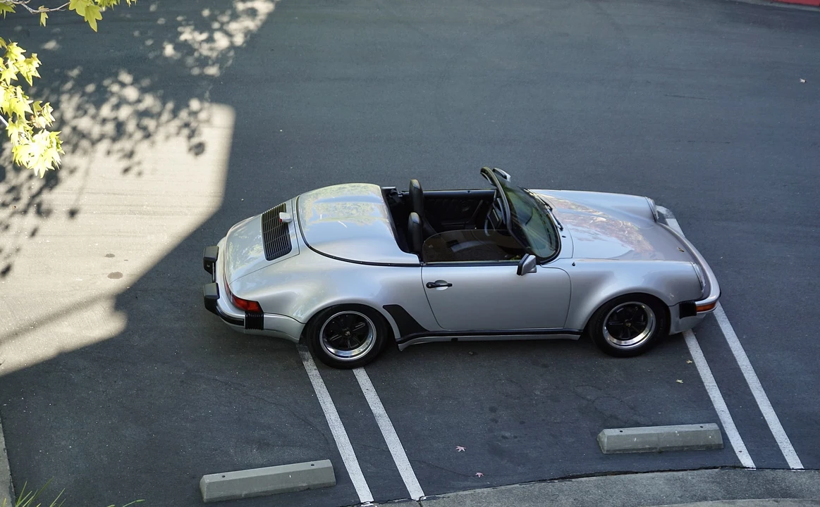 1989 Porsche 911 Carrera 3.2 - Image 25 of 31