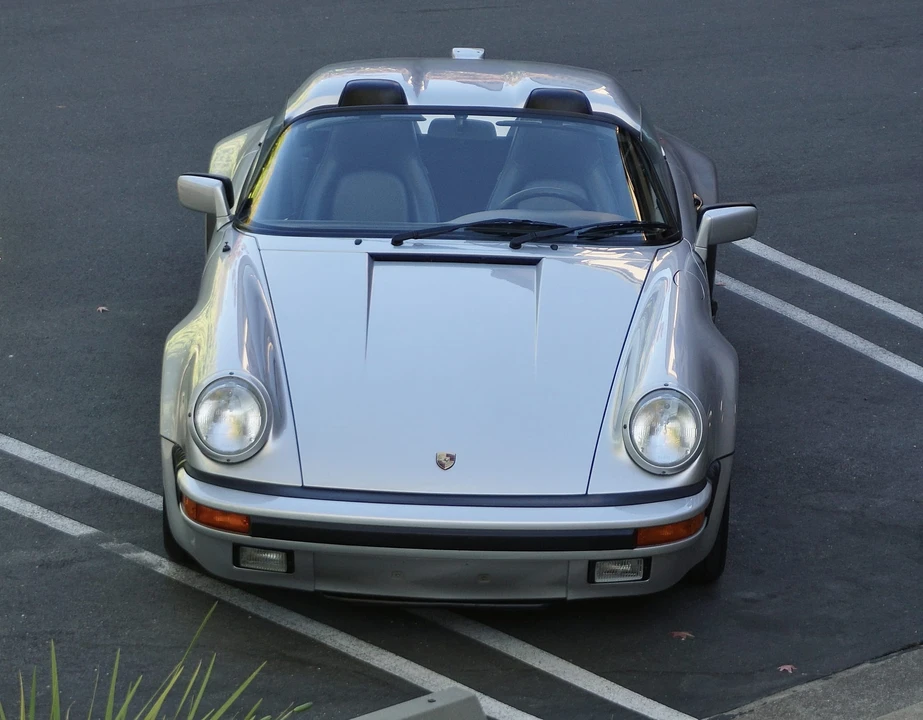 1989 Porsche 911 Carrera 3.2 - Image 13 of 31