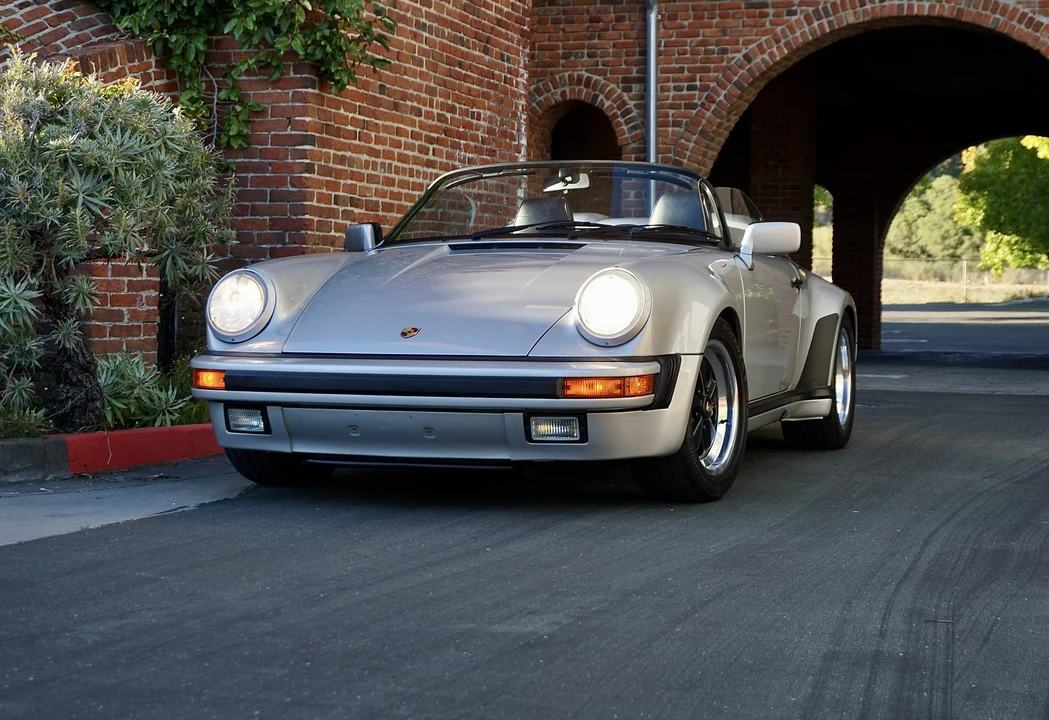 1989 Porsche 911 Carrera 3.2 - Image 9 of 31