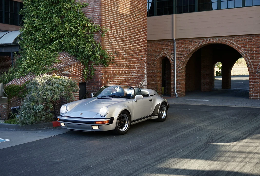 1989 Porsche 911 Carrera 3.2 - Image 3 of 31