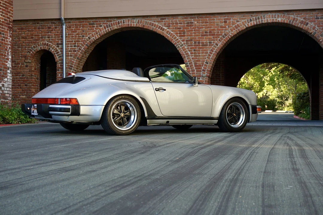 1989 Porsche 911 Carrera 3.2 - Image 28 of 31