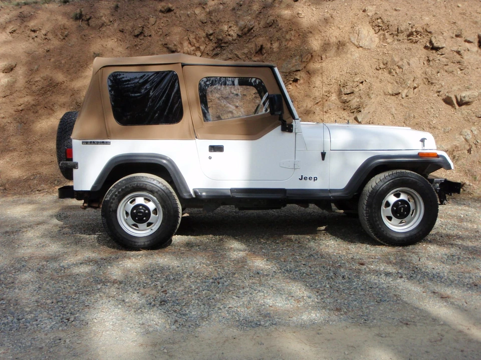1990 Jeep YJ Wrangler - Image 4 of 31