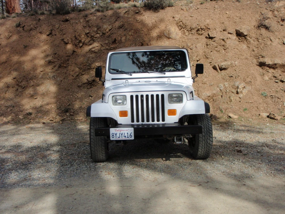 1990 Jeep YJ Wrangler - Image 12 of 31