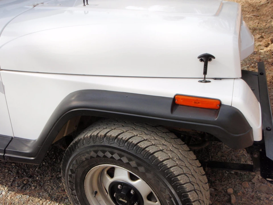 1990 Jeep YJ Wrangler - Image 17 of 31