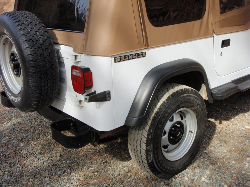 1990 Jeep YJ Wrangler - Image 27 of 31