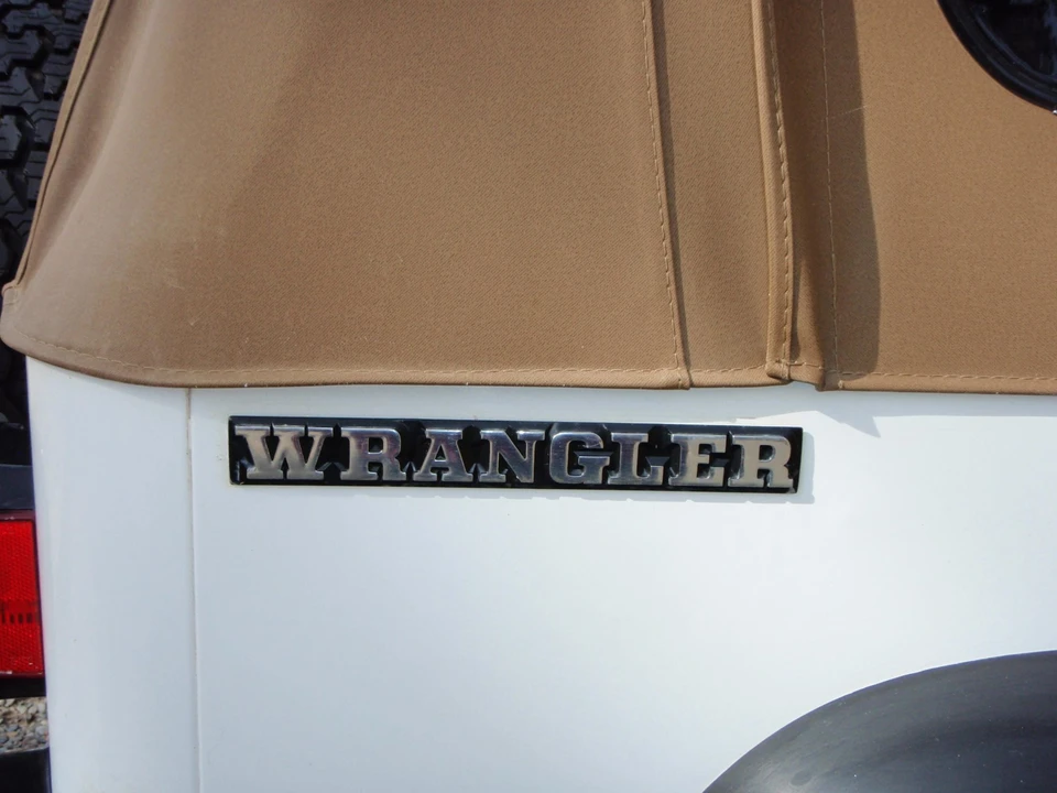 1990 Jeep YJ Wrangler - Image 28 of 31