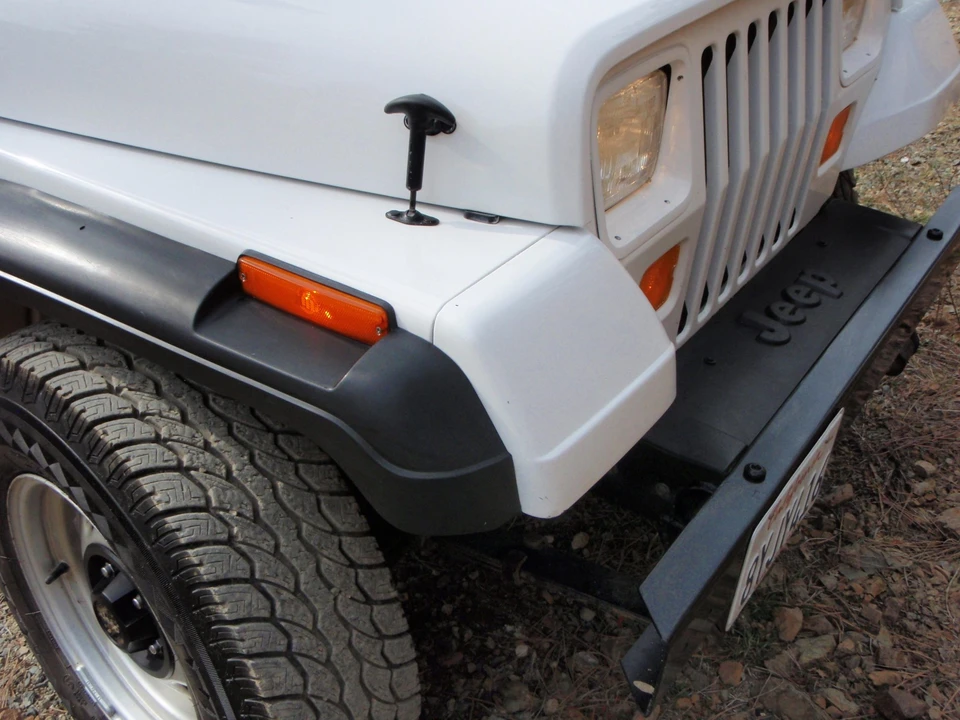 1990 Jeep YJ Wrangler - Image 16 of 31