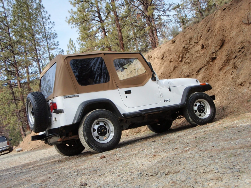 1990 Jeep YJ Wrangler - Image 6 of 31