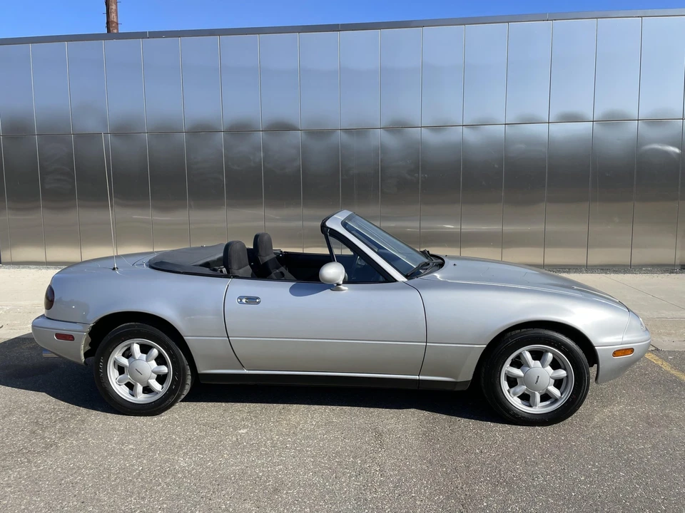 1990 Mazda NA MX-5 Miata - Image 11 of 31