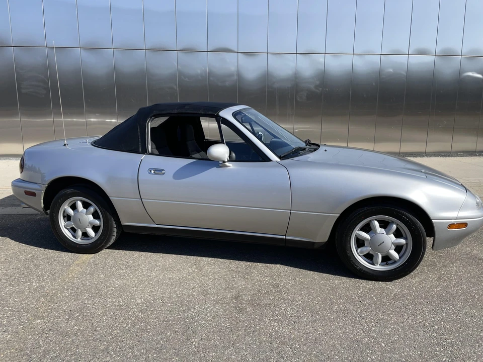 1990 Mazda NA MX-5 Miata - Image 16 of 31