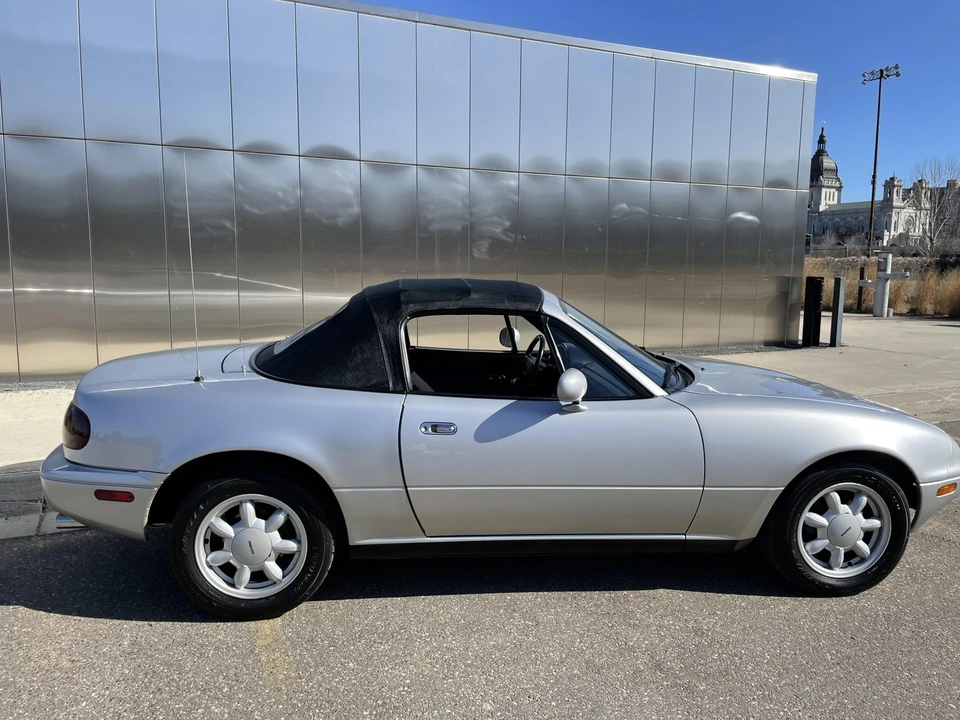 1990 Mazda NA MX-5 Miata - Image 18 of 31