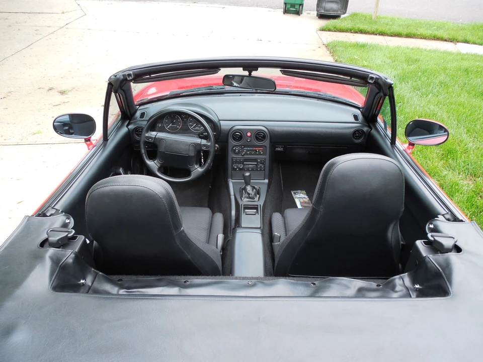 1990 Mazda NA MX-5 Miata - Image 27 of 31