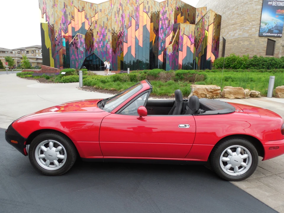1990 Mazda NA MX-5 Miata - Image 5 of 31