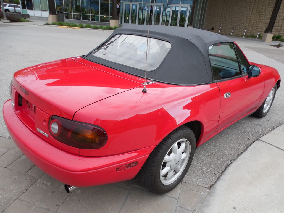 1990 Mazda NA MX-5 Miata - Image 9 of 31