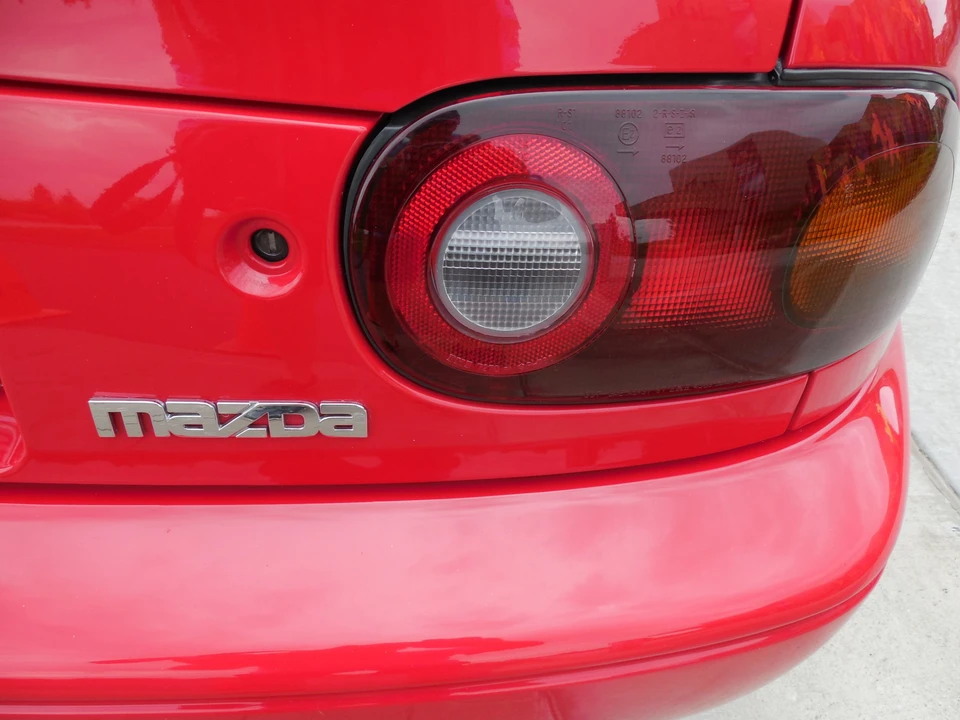 1990 Mazda NA MX-5 Miata - Image 17 of 31