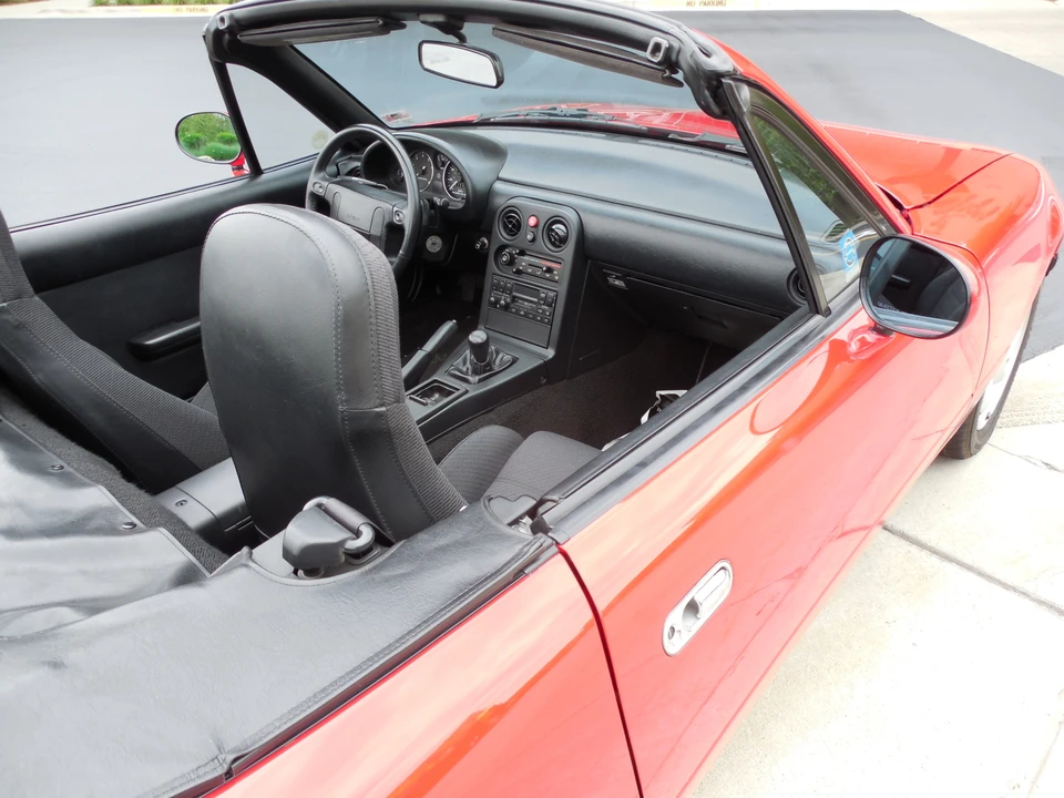 1990 Mazda NA MX-5 Miata - Image 25 of 31