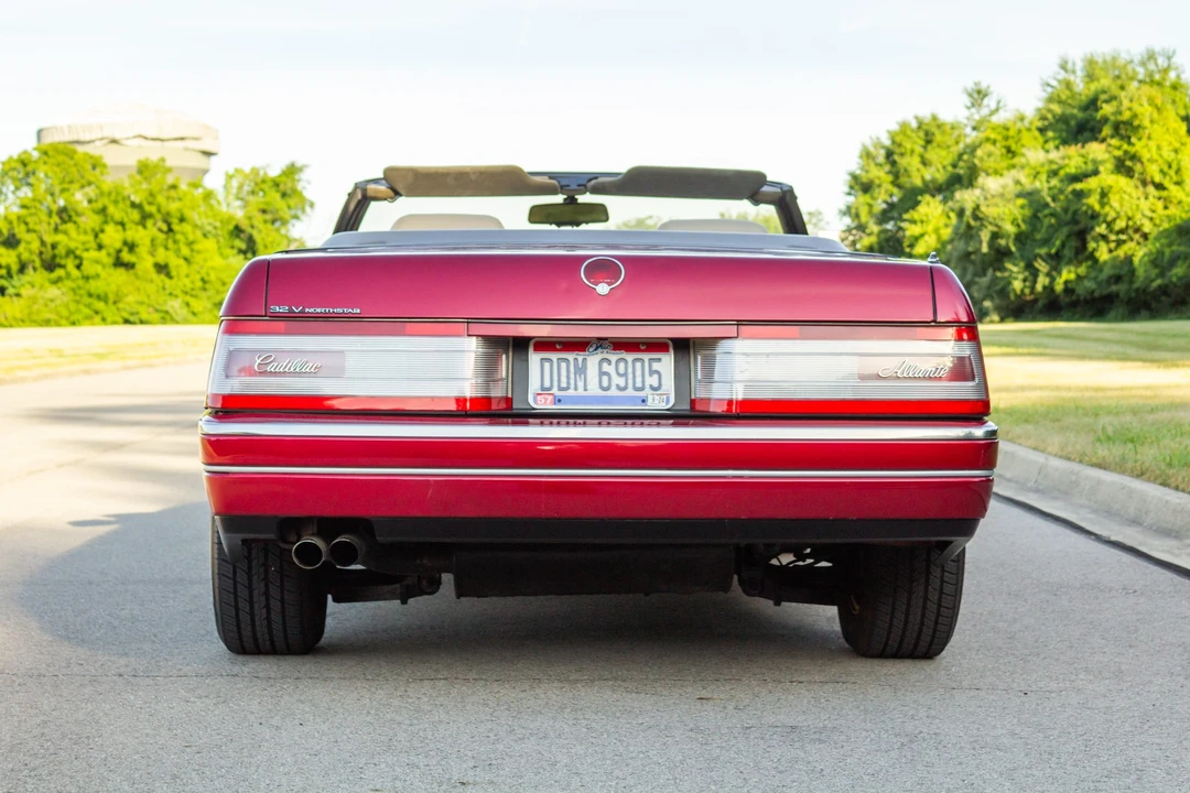 1993 Cadillac Allante - Image 16 of 31