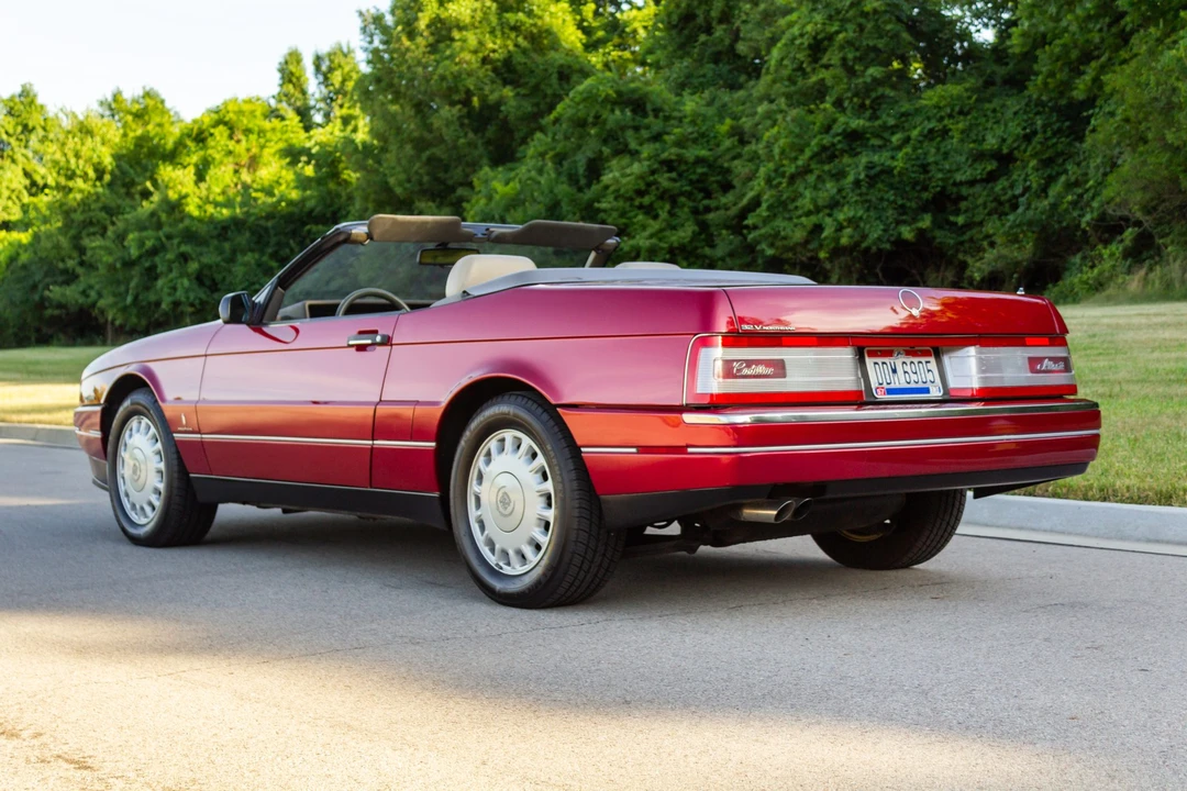 1993 Cadillac Allante - Image 15 of 31