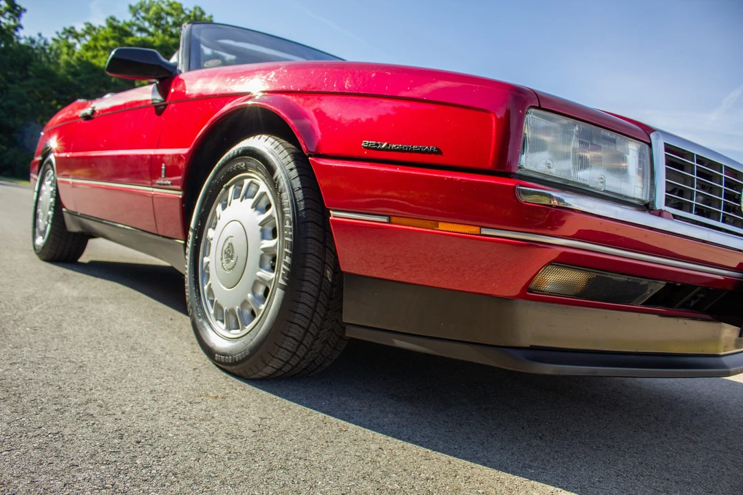 1993 Cadillac Allante - Image 27 of 31