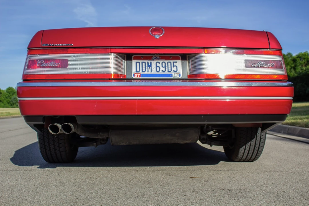 1993 Cadillac Allante - Image 18 of 31