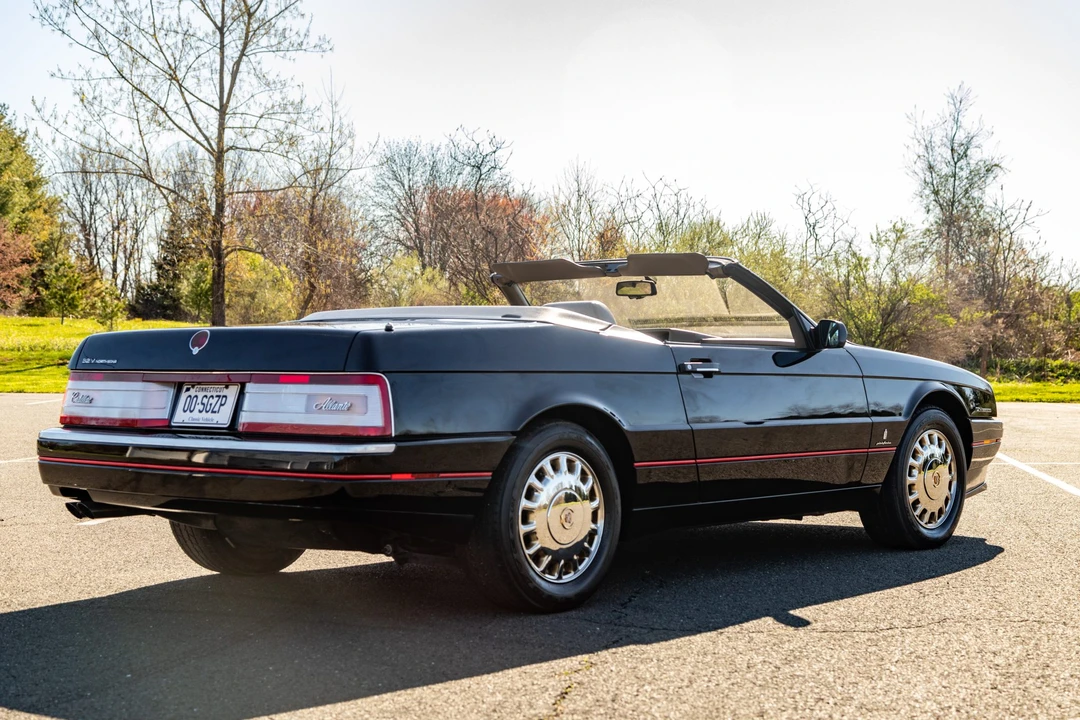 1993 Cadillac Allante - Image 27 of 31