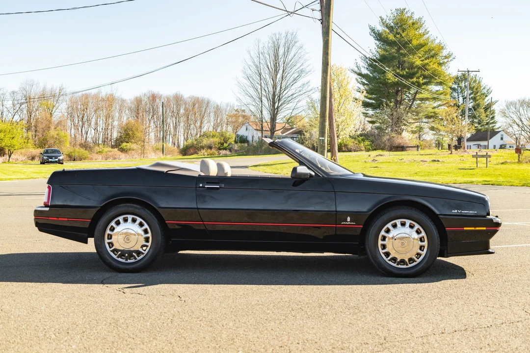 1993 Cadillac Allante - Image 31 of 31