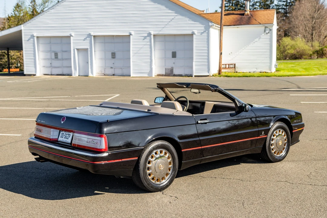 1993 Cadillac Allante - Image 28 of 31
