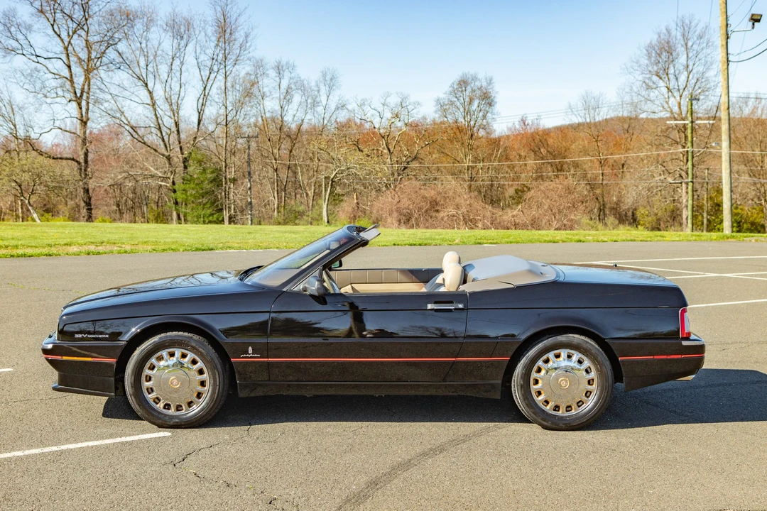 1993 Cadillac Allante - Image 19 of 31