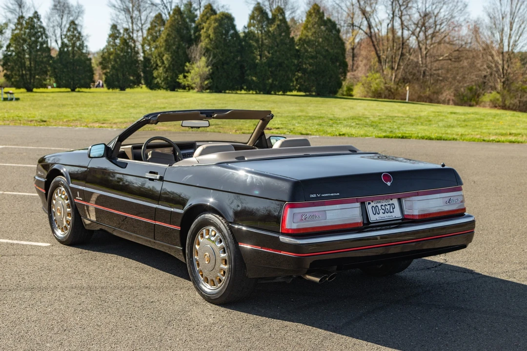1993 Cadillac Allante - Image 21 of 31
