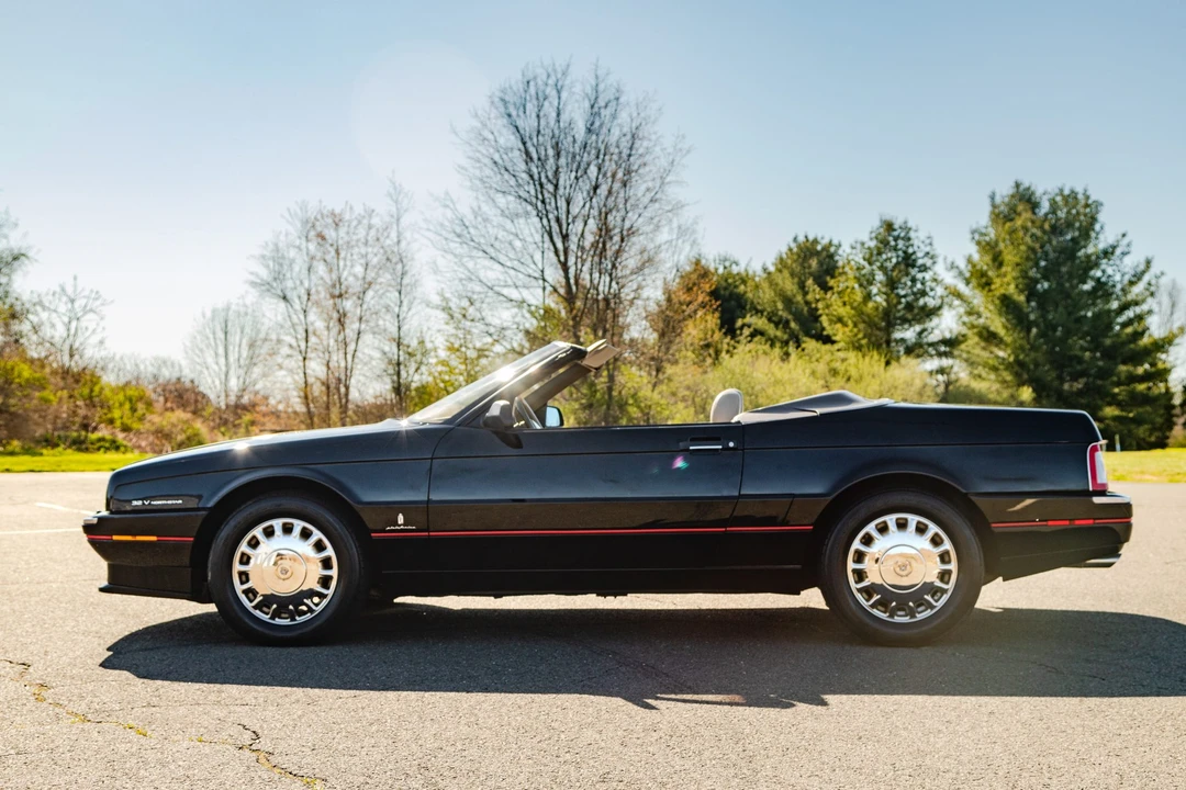 1993 Cadillac Allante - Image 17 of 31