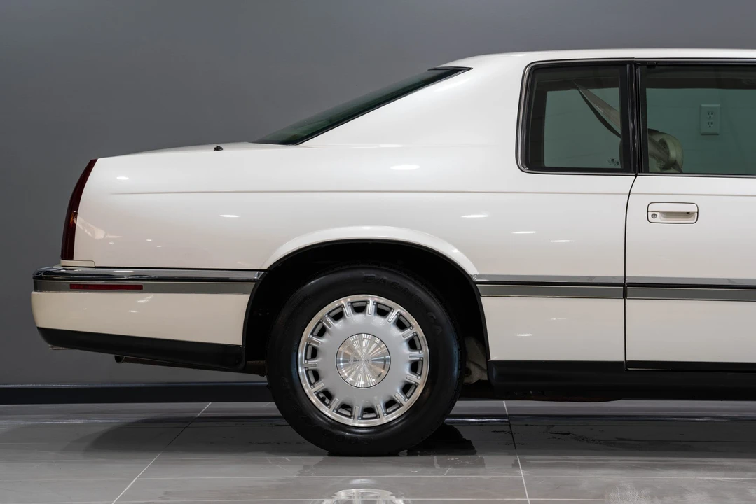 1993 Cadillac Eldorado 12th Gen - Image 18 of 31