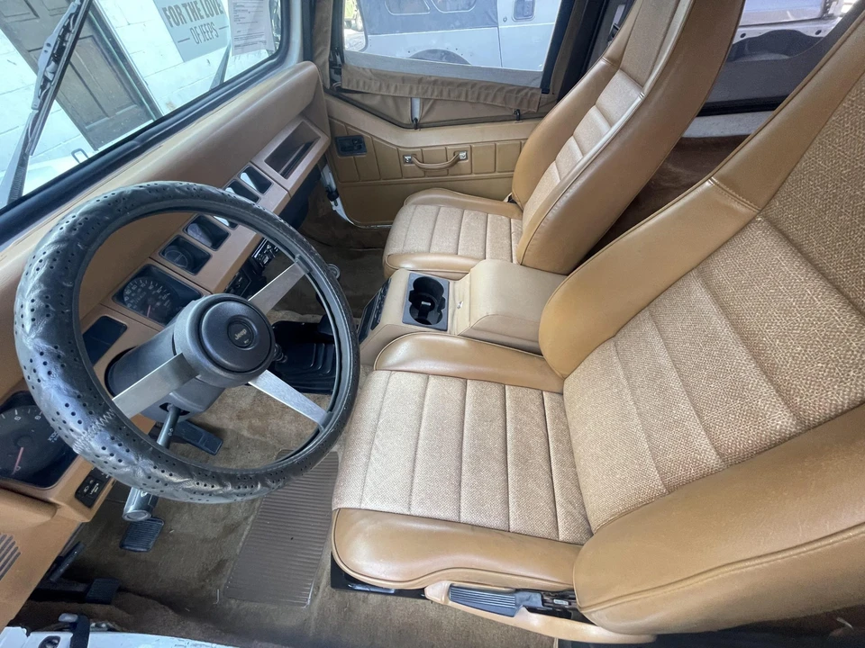 1993 Jeep YJ Wrangler - Image 21 of 31
