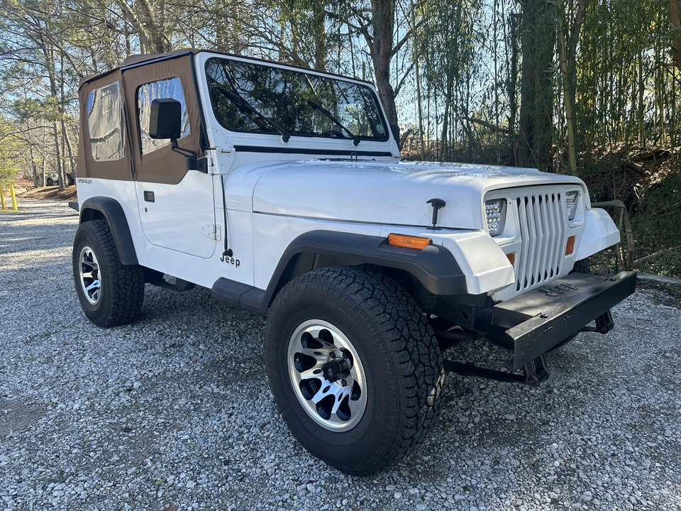 1993 Jeep YJ Wrangler - Image 8 of 31
