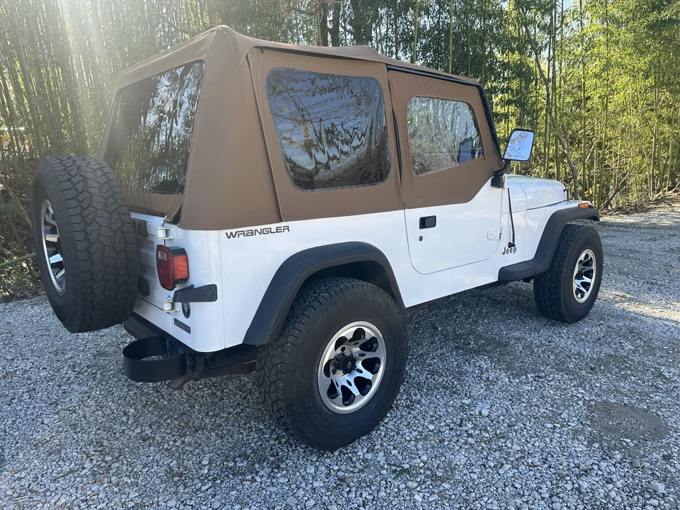 1993 Jeep YJ Wrangler - Image 6 of 31