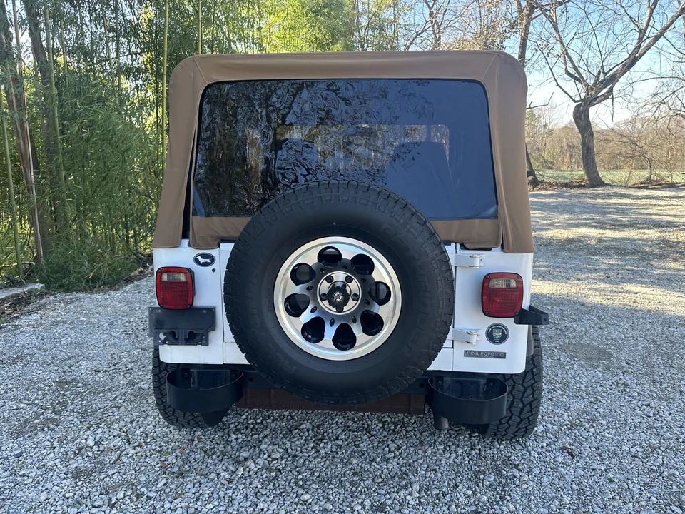 1993 Jeep YJ Wrangler - Image 5 of 31