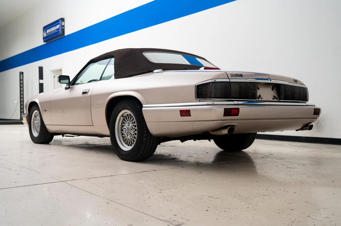 1994 Jaguar XJS Convertible - Image 9 of 31