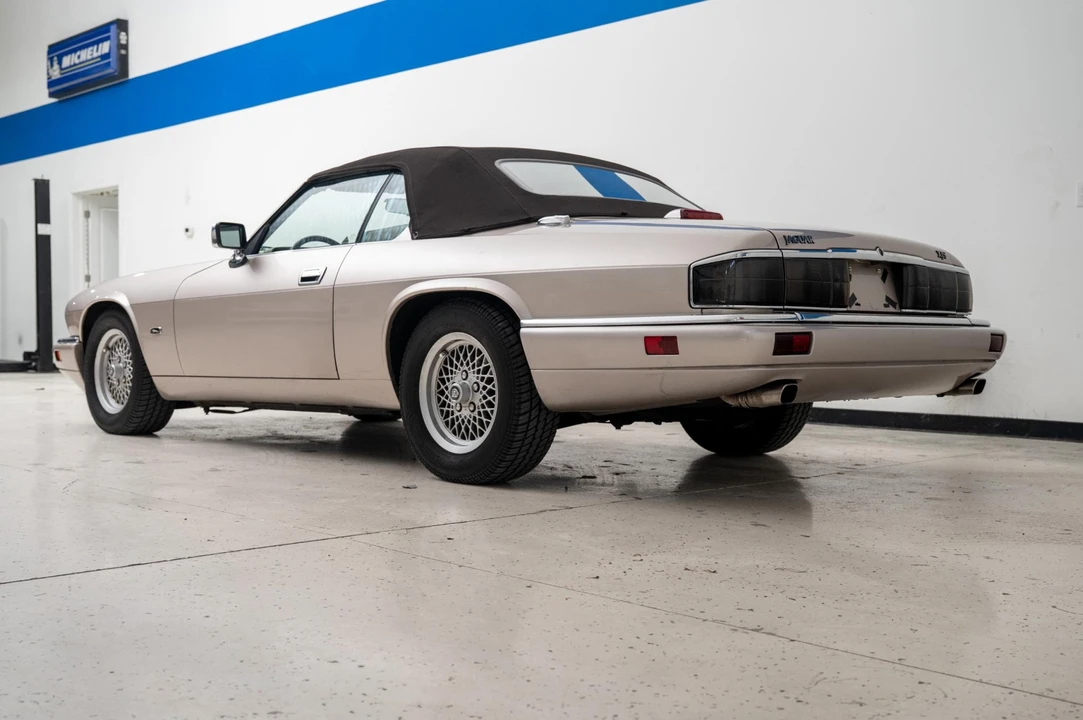 1994 Jaguar XJS Convertible - Image 10 of 31