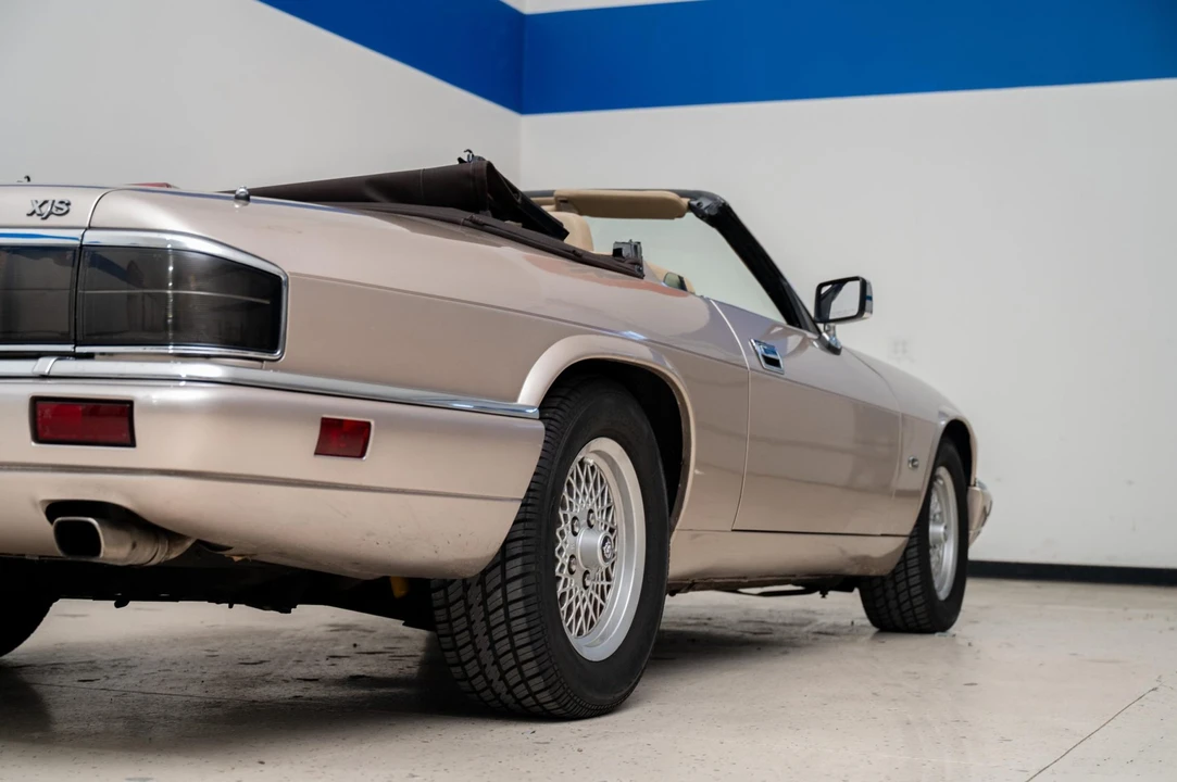 1994 Jaguar XJS Convertible - Image 21 of 31