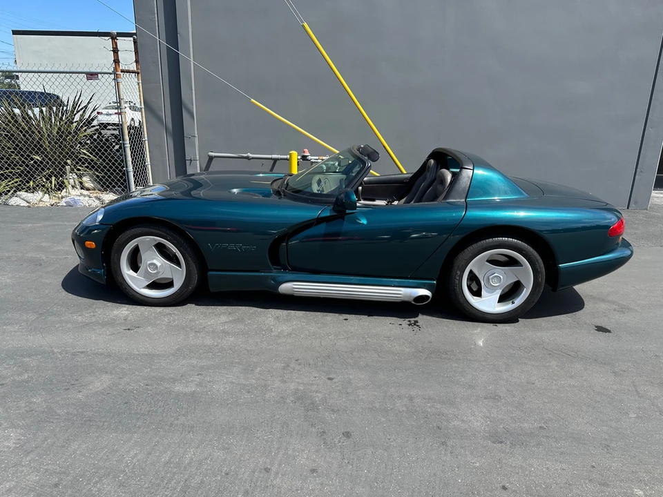 1995 Dodge Viper 1st Gen - Image 28 of 31