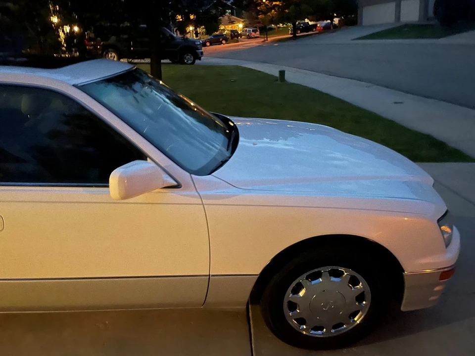 1995 Lexus LS 2nd Gen - Image 28 of 31