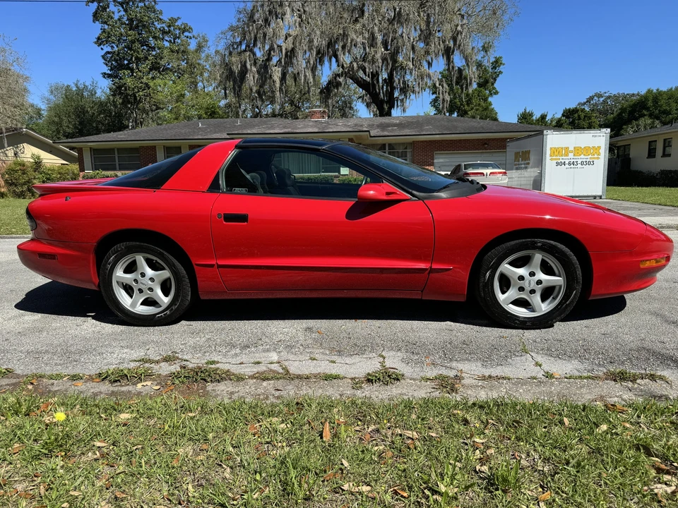 1995 Pontiac Firebird 4th Gen - Image 13 of 31