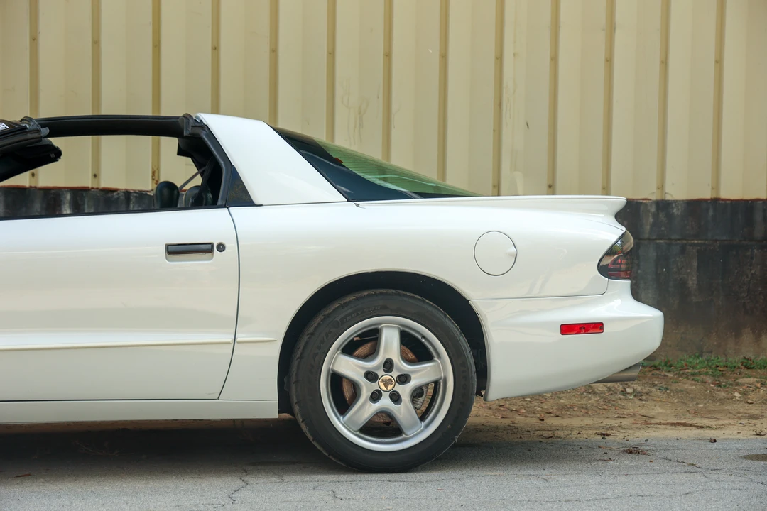 1995 Pontiac Firebird Formula 4th Gen - Image 17 of 31