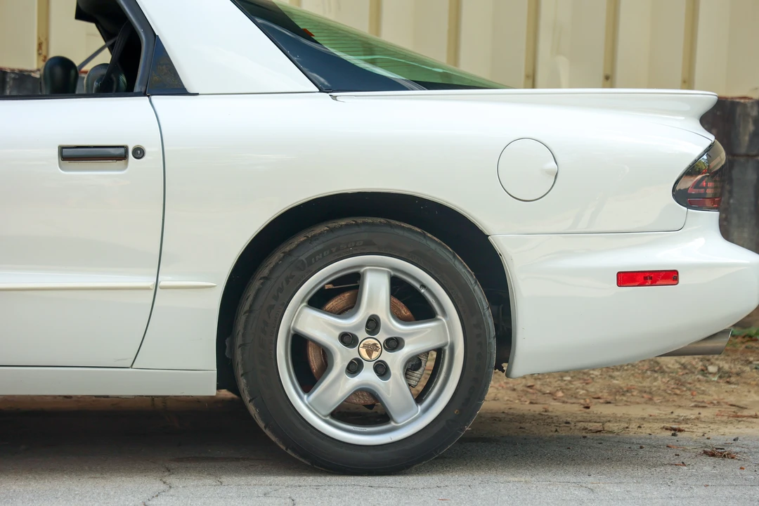 1995 Pontiac Firebird Formula 4th Gen - Image 19 of 31