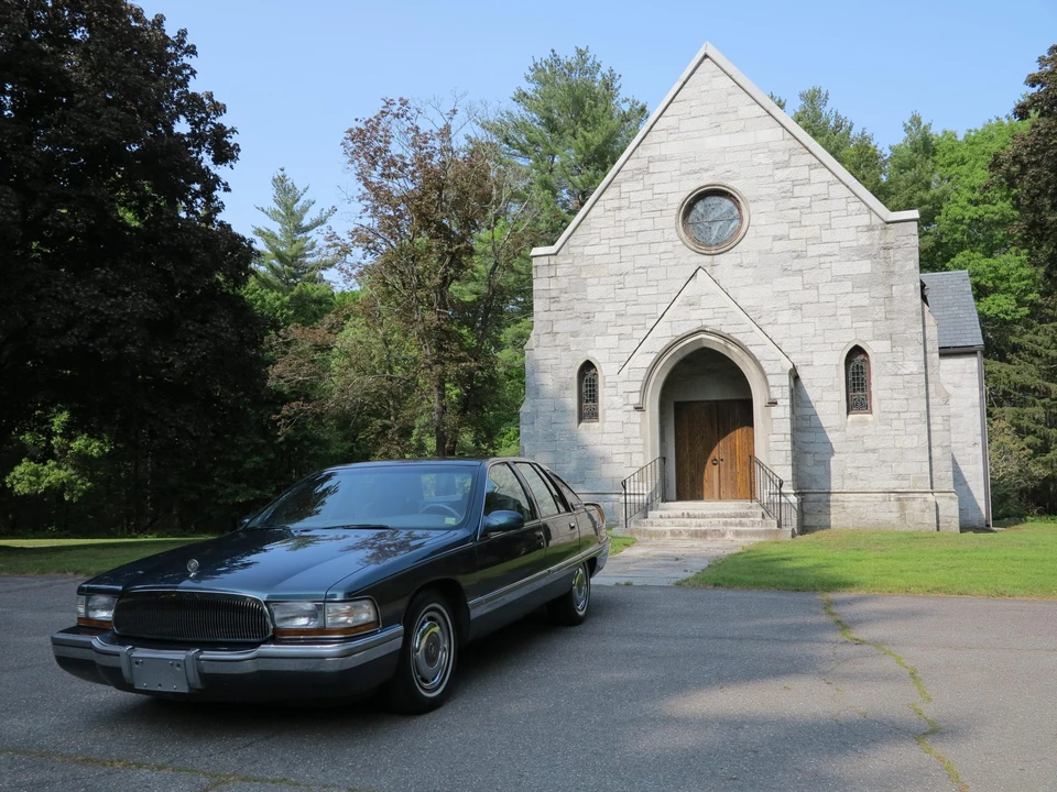 1996 Buick Roadmaster - Image 2 of 31