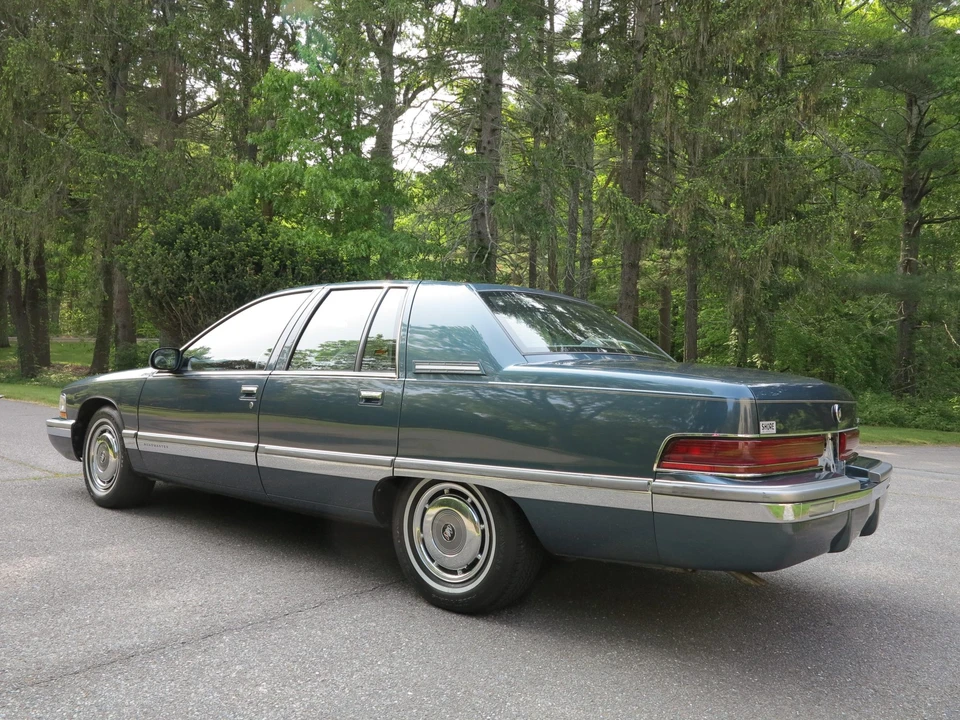 1996 Buick Roadmaster - Image 9 of 31