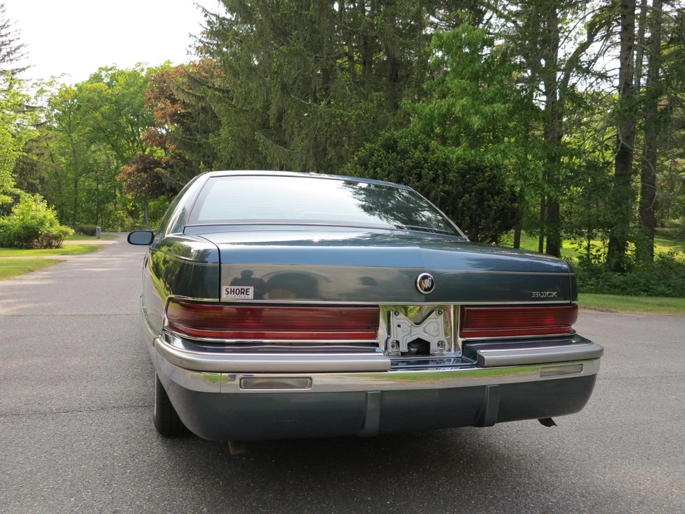 1996 Buick Roadmaster - Image 11 of 31