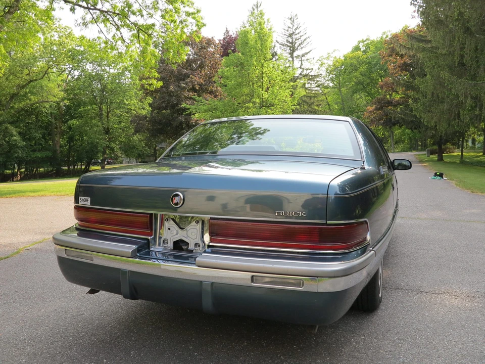 1996 Buick Roadmaster - Image 13 of 31
