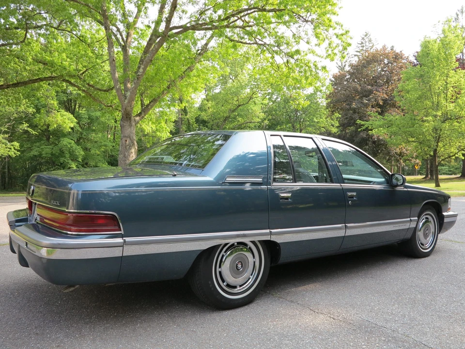1996 Buick Roadmaster - Image 15 of 31