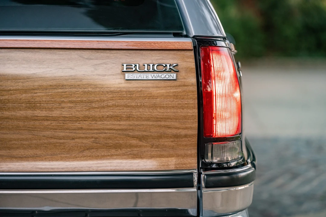 1996 Buick Roadmaster - Image 13 of 31