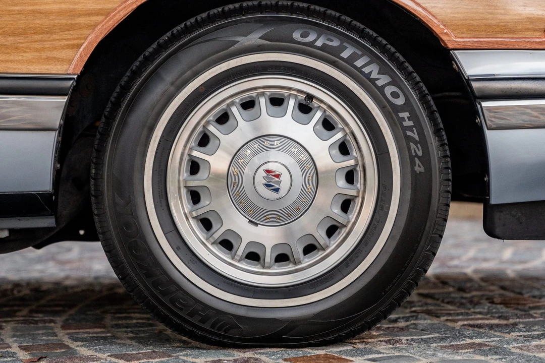 1996 Buick Roadmaster - Image 25 of 31